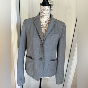 Gap Women’s Academy Blazers. Size 6. Color: Gray Excellent used condition.